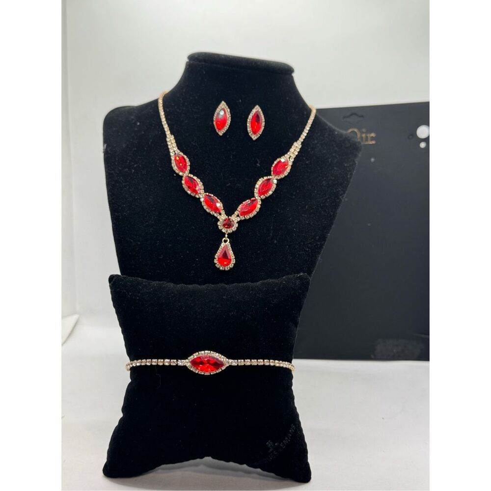 nOir Jewelry 3- Piece Red Crystal Yellow Gold Gold Necklace Chain Jewelry Set - Picture 3 of 11